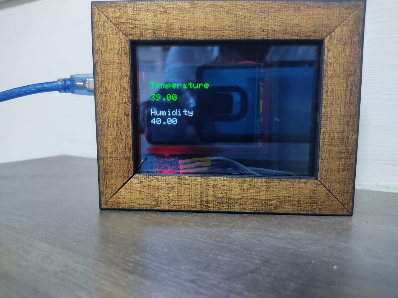 Smart Mirror Display with Arduino